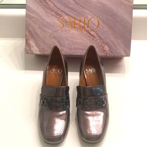 Woman’s block heel shoe